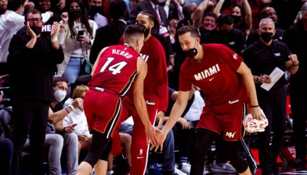 Warriorsi u tijesnoj završnici savladali Clipperse, Heat nanio težak poraz prvacima