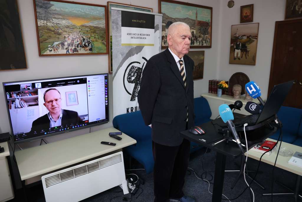 Weber: Odluke Schmidta imale su kontradiktorni efekat