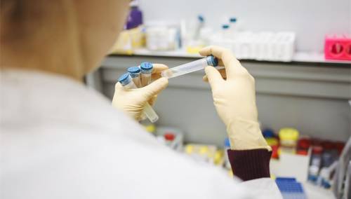 WHO: Korona kola brže nego što se cjepivo distribuira