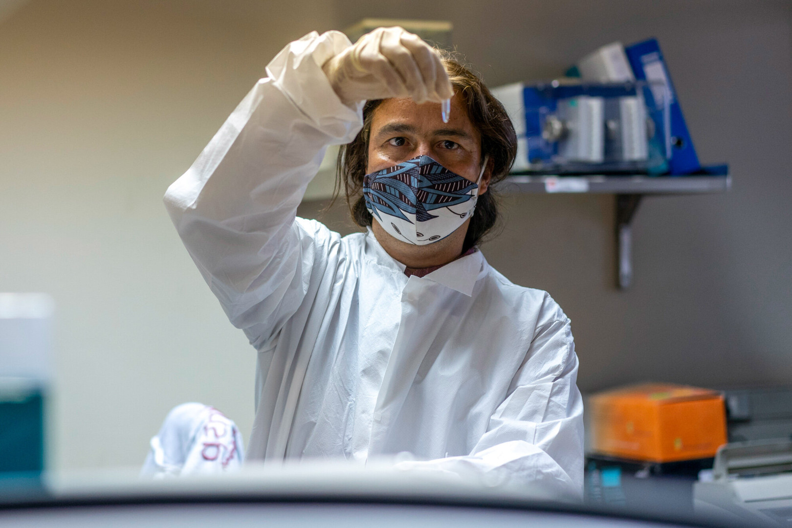 WHO: Nema dokaza o većoj prenosivosti omikron varijante