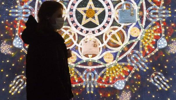 WHO: Nosite maske tokom porodičnih okupljanja za Božić