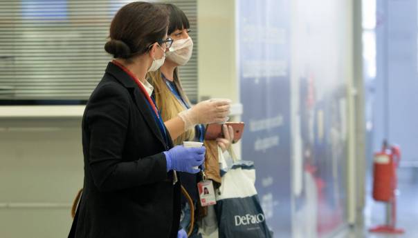 WHO poručuje Evropi: Stavljajte kontakte u izolaciju