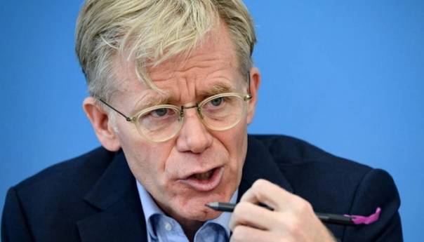 WHO: Vakcina protiv korone moguća do marta iduće godine