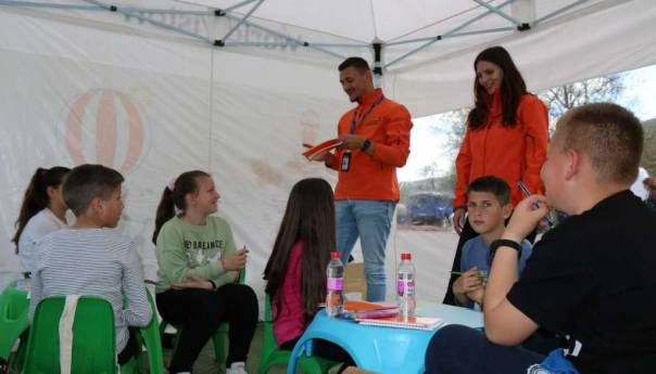 World Vision BiH: Uspostavljen siguran prostor za djecu, u slučaju nesreće