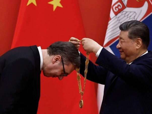 Xi odlikovao Vučića: Potpisano više od 30 sporazuma