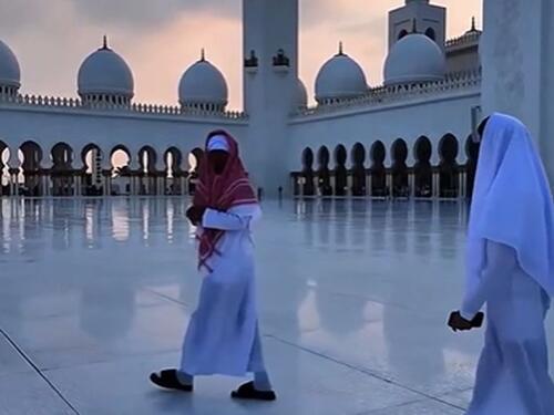Yamal posjetio jednu od najvećih džamija na svijetu: "Za muslimane ovo je posebno"