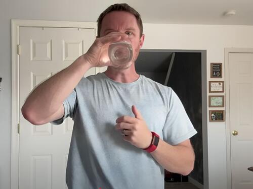 Youtuber sedmicu dana pio samo vodu i živio bez hrane, opisao šta mu se dogodilo