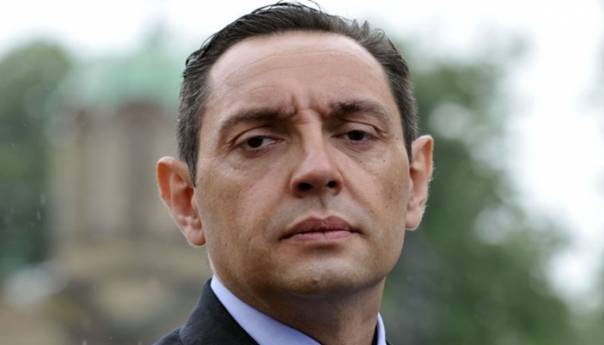 YUCOM pozvao Brnabić da ne predloži Vulina za budućeg ministra