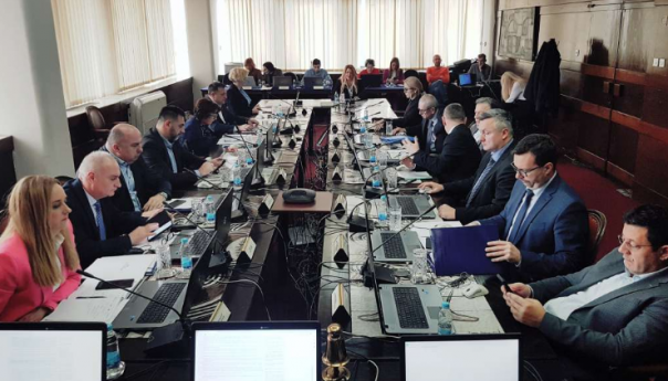 Za 10 mjeseci 2022. prihodi od indirektnih, direktnih poreza i doprinosa veći za 16,4 posto