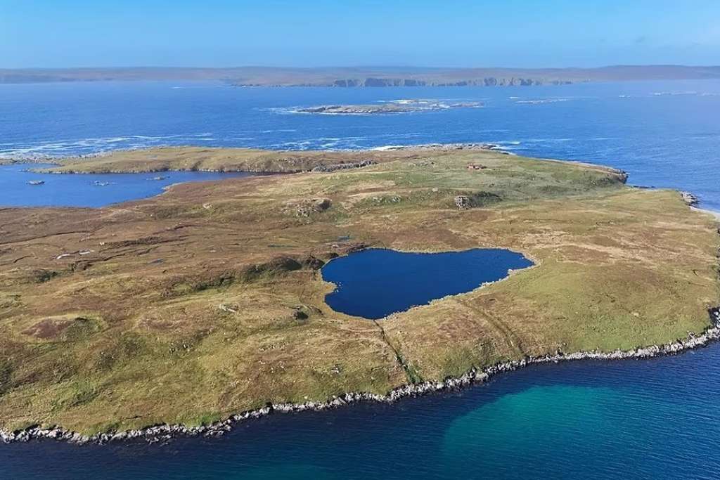 Za 414.000 eura možete kupiti cijeli škotski otok, ali morate pristati na jednu "caku"