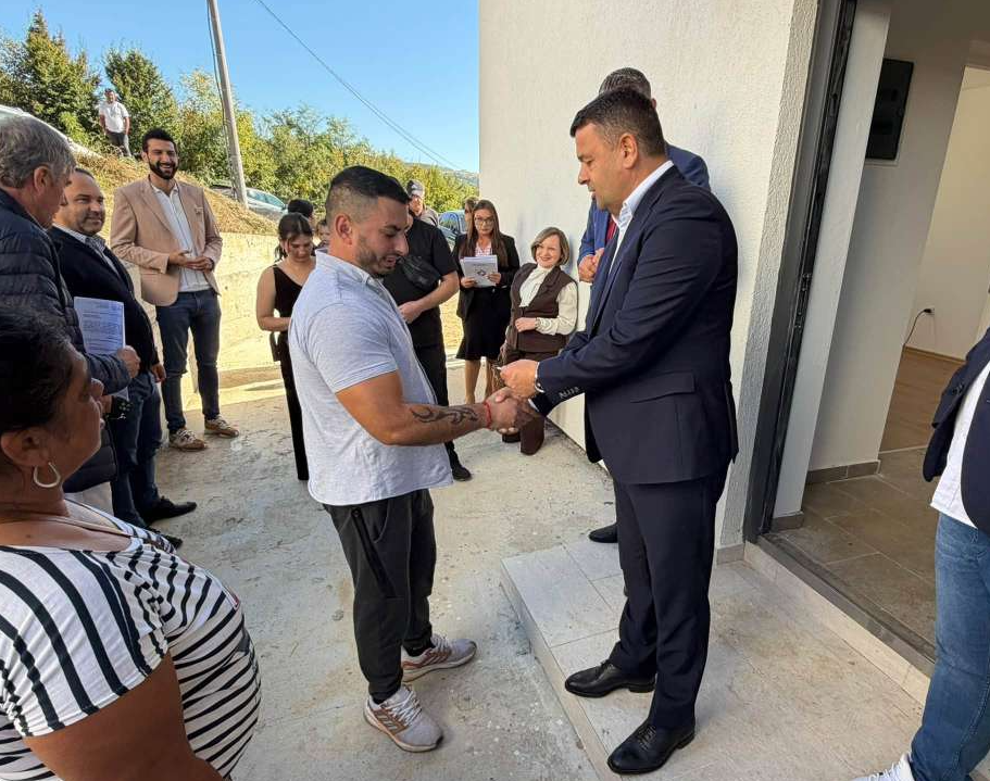 Za dostojanstven život: Otvoren stambeni objekt namijenjenog romskim porodicama