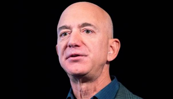 Za mjesto u svemirskoj letjelici Jeffa Bezosa ponuđeno gotovo 2.5 miliona dolara