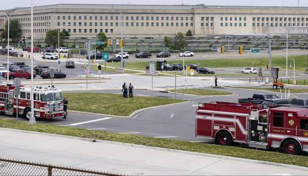 Za napad ispred Pentagona osumnjičen 27-godišnji službenik policije