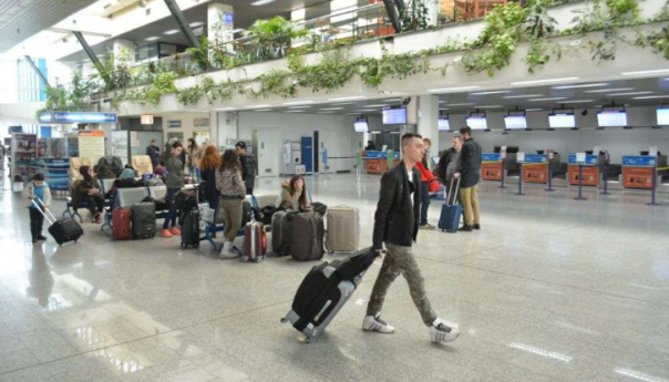 Za odlazak iz BiH zainteresirano 51,3 posto mladih ljudi