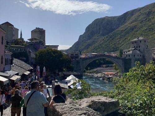 Za osam mjeseci oko 50.000 turista i 190.000 noćenja više u odnosu na isti period 2019.