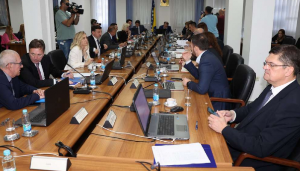 Za projekte iz oblasti obrazovanja Vlada FBiH izdvaja više od pola miliona maraka