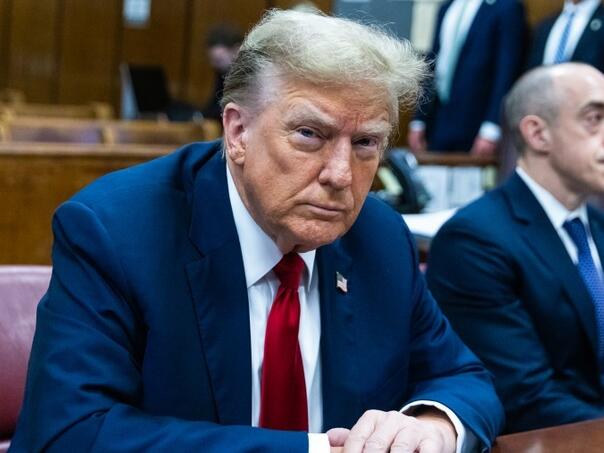 Za suđenje Trumpu izabrano 12 članova porote