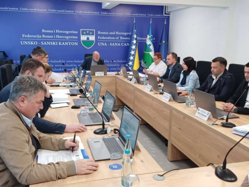 Za vatrogasne jedinice u USK odobreno 70.000 KM, za digitalne vještine 40.000 KM