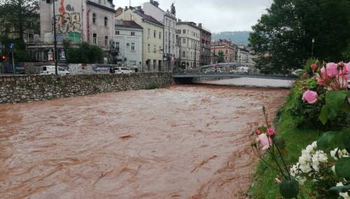 Zabilježen porast vodostaja na većini stanica na slivovima Bosne i Drine