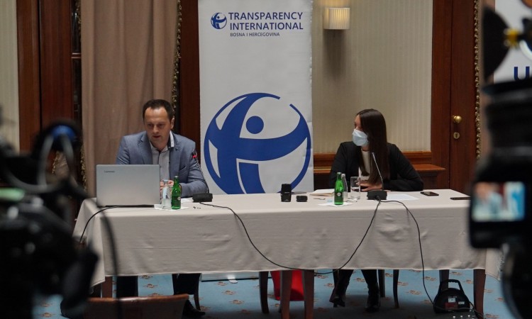 Zabilježeno više od 1.400 zloupotreba javnih resursa za kampanju