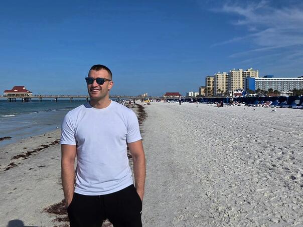 Zaboravljeni Haris Berković presadio kosu i pronašao novu djevojku