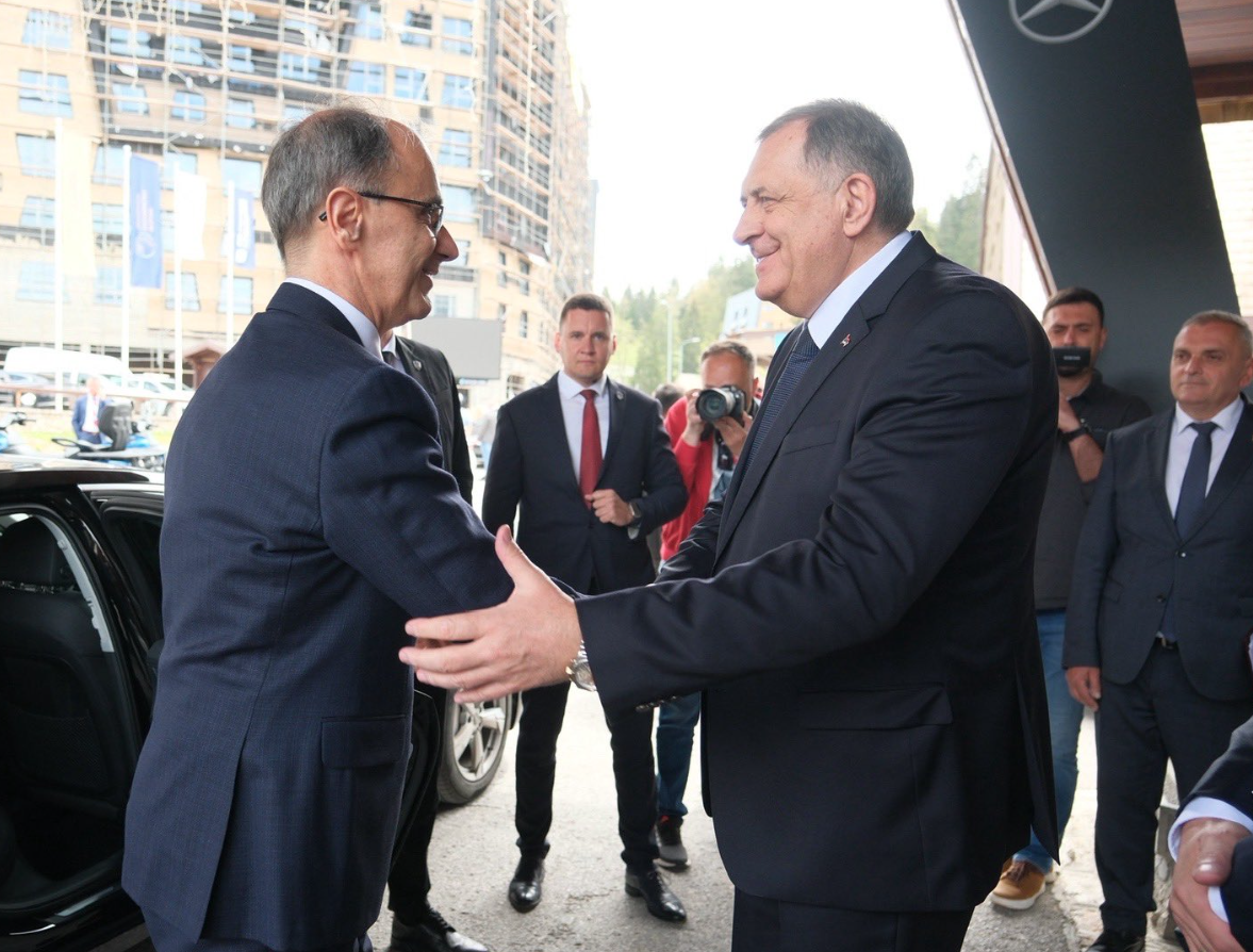 Zabranjen prelet Macutu? Dodik bijesan: Političko ludilo!