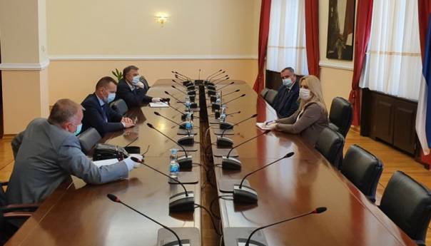 Zabrinutost zbog porasta pozitivnih na Covid-19 u RS
