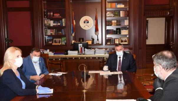 Zabrinutost zbog povećanog broja zaraženih u RS