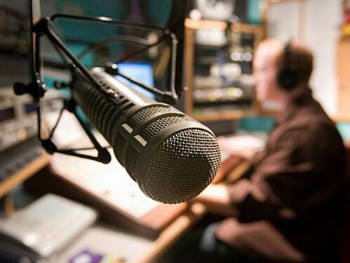 Zadarski radijski voditelj postao hit zbog reakcije na zemljotres u programu uživo