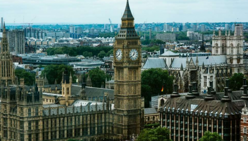 Zaduženost Velike Britanije dosegla novi maksimum