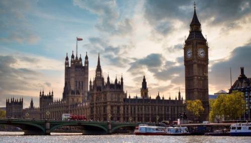 Zaduživanje Velike Britanije dostiglo najviši nivo od Drugog svjetskog rata