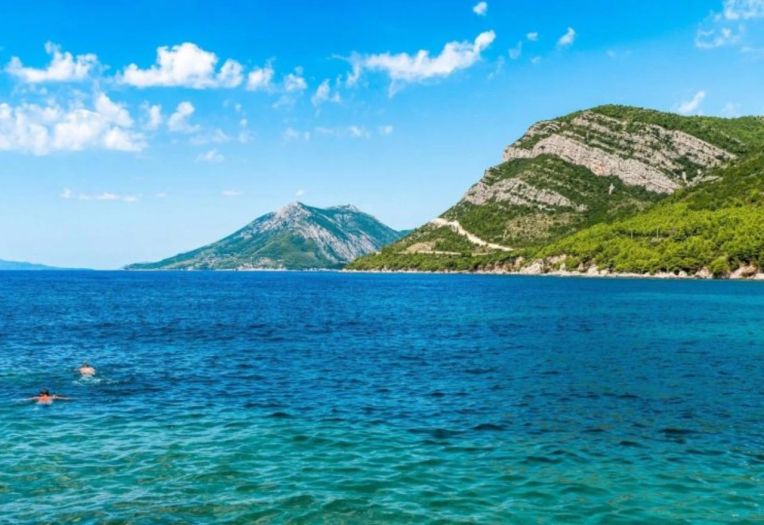 Zagađeno more u hrvatskom ljetovalištu, kupanje zabranjeno