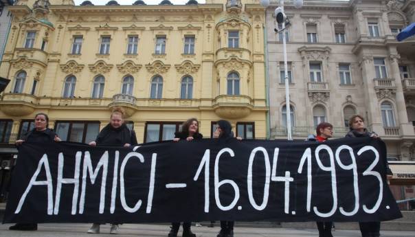 Zagreb da imenuje trg po žrtvama Ahmića, Kordić je sramota hrvatskog naroda