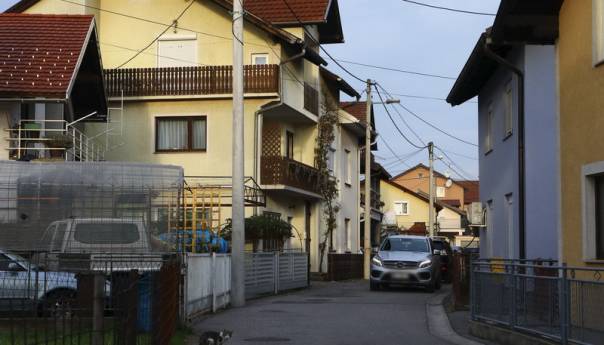 Zagreb: Muškarac sjekirom napao ženu i dijete, jednogodišnja djevojčica preminula