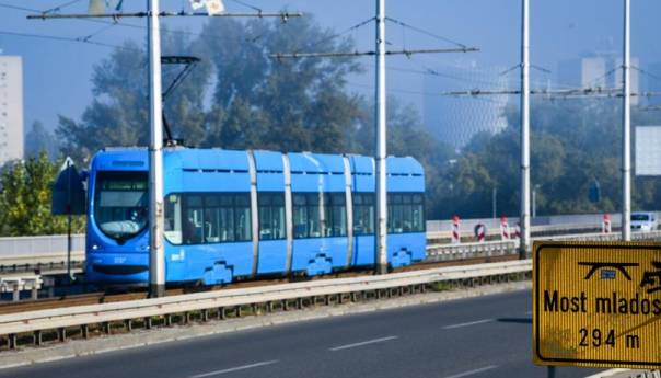 Zagreb: U tramvaju pronađen mrtav muškarac