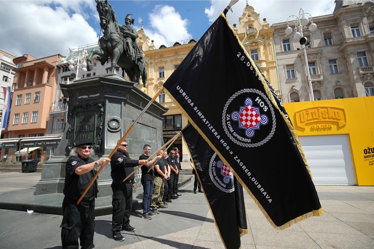 Zagreb: Vijorila se ustaška šahovnica i pjevalo "Za dom spremni"