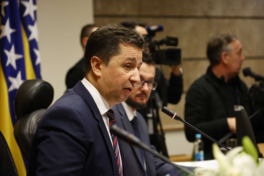 Zaimović prekinuo sjednicu, poslanici SDA napustili salu
