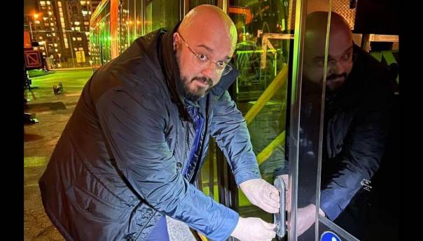 Konačno zajedno: Ministar Šteta se ne odvaja od novih trolejbusa