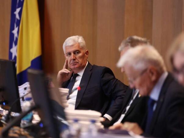 Zakazana sjednica Doma naroda: Šta su smislili Čović i Špirić!?