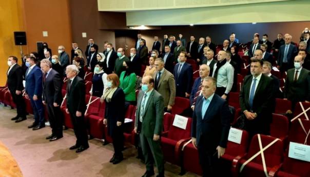 Zaključci GO SDA: Pozdravljena odluka o odgodi pregovora