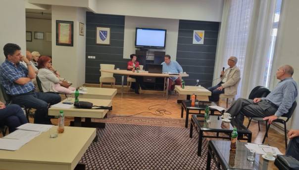 Zakon o zaštiti srpskog jezika i ćirilice protivan je odredbama Ustava entiteta RS i Ustavu BiH