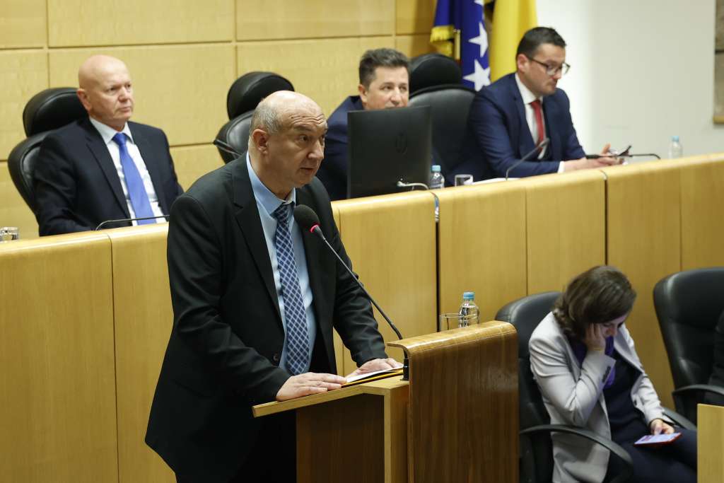 Zakonom uređujemo pravo na dječiji dodatak i pravo na novčanu pomoć porodiljama