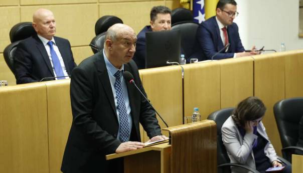 Zakonom uređujemo pravo na dječiji dodatak i pravo na novčanu pomoć porodiljama