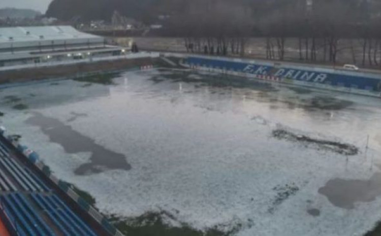 Zaledio poplavljeni stadion FK Drina u Zvorniku