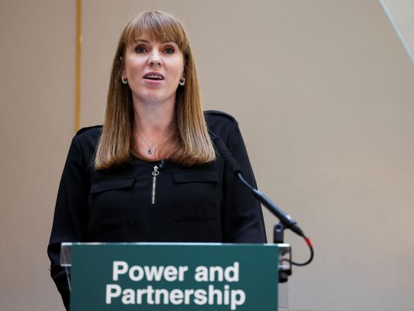 Zamjenica britanskog premijera podnijela ostavku