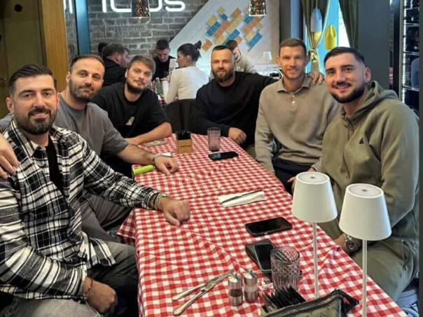 Zanimljiv susret u Sarajevu: Džeko i Ljajić na ručku