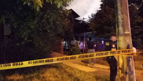 Zapalila se kuća u sarajevskom naselju Švrakino Selo, vatrogasci na terenu