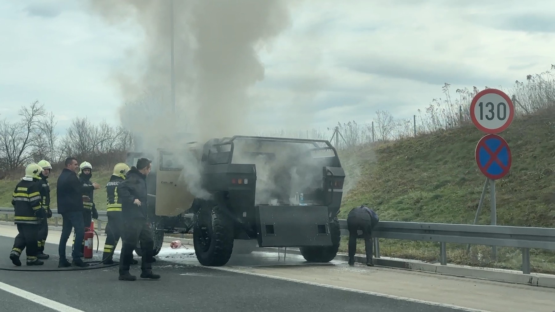 Zapalio se 'Vihor', vozilo Specijalne policije Rs