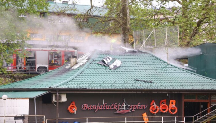 Zapalio se splav u Banjaluci