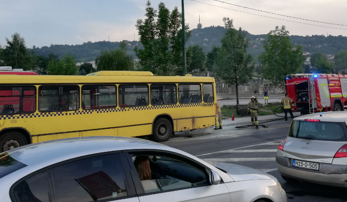 Zapalio se autobus GRAS-a u naselju Bare